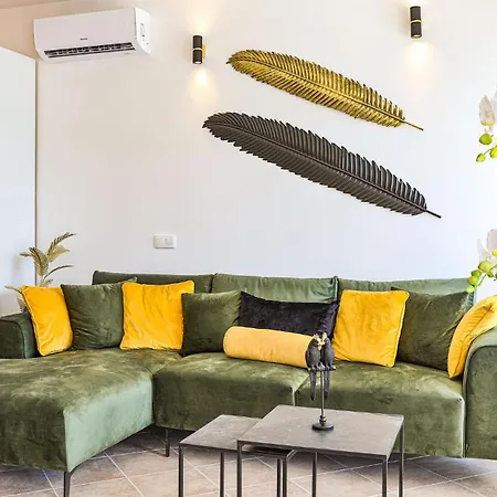 3 Bedroom In Apartment Marina