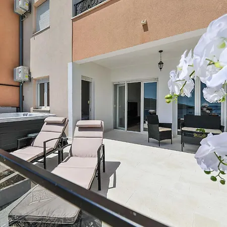 3 Bedroom In Apartment