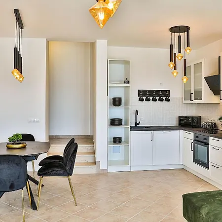 Apartment 3 Bedroom In *
