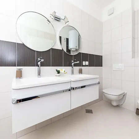 3 Bedroom In Apartment