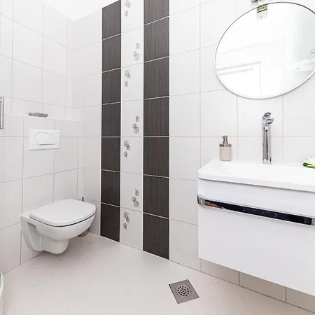 3 Bedroom In Apartment *