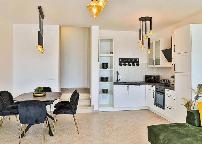 شقة 3 Bedroom In *