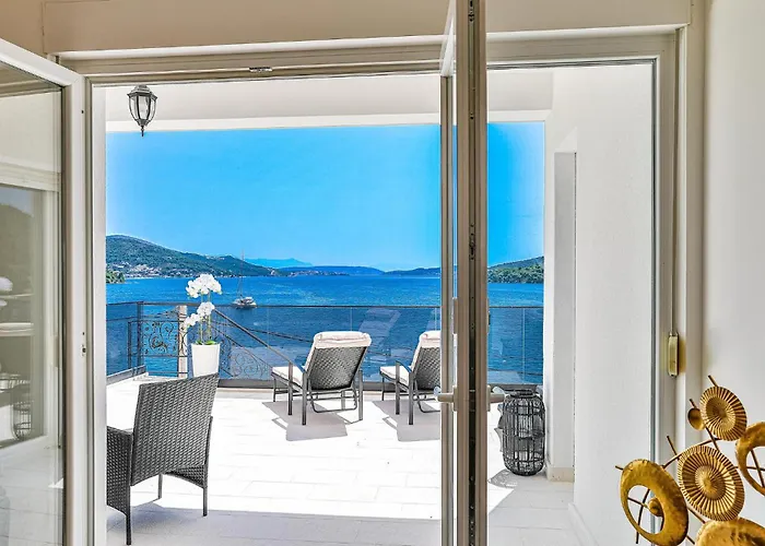 3 Bedroom In شقة *