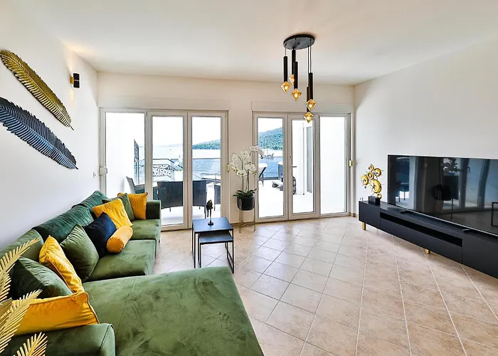 شقة 3 Bedroom In *